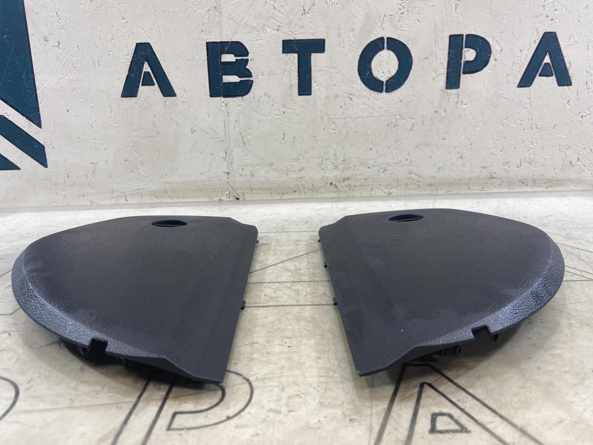 Накладка декоративная на торпедо 1Z0857503 Skoda Octavia RS II