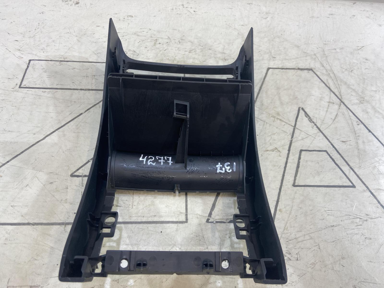 Накладка центральной консоли 1Z0857289A Skoda Octavia RS II