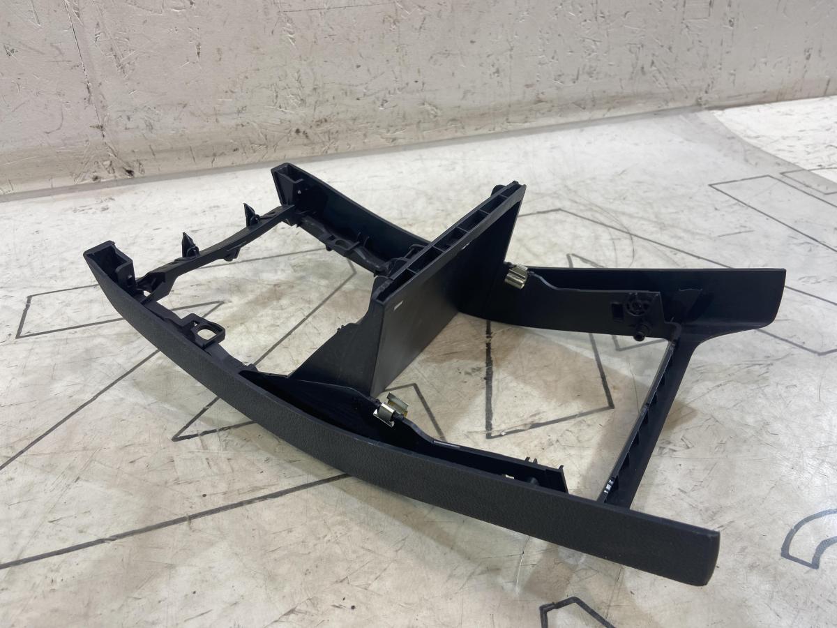 Накладка центральной консоли 1Z0857289A Skoda Octavia RS II