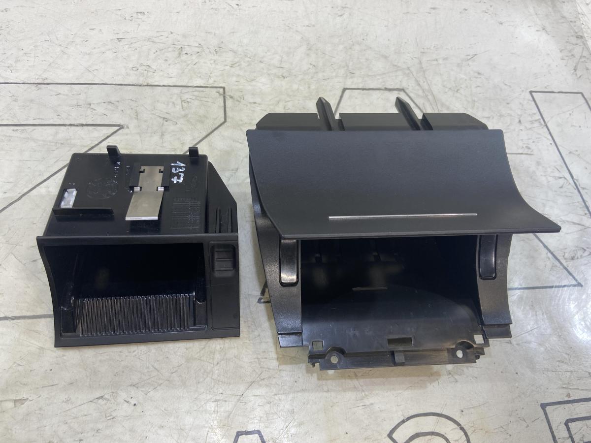 Пепельница передняя 1Z2863077A Skoda Octavia RS II