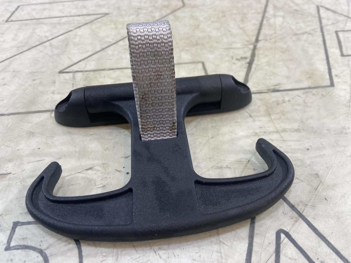 Крюки с микролифтом для сумок в багажник 6Y5867615B Skoda Octavia RS II