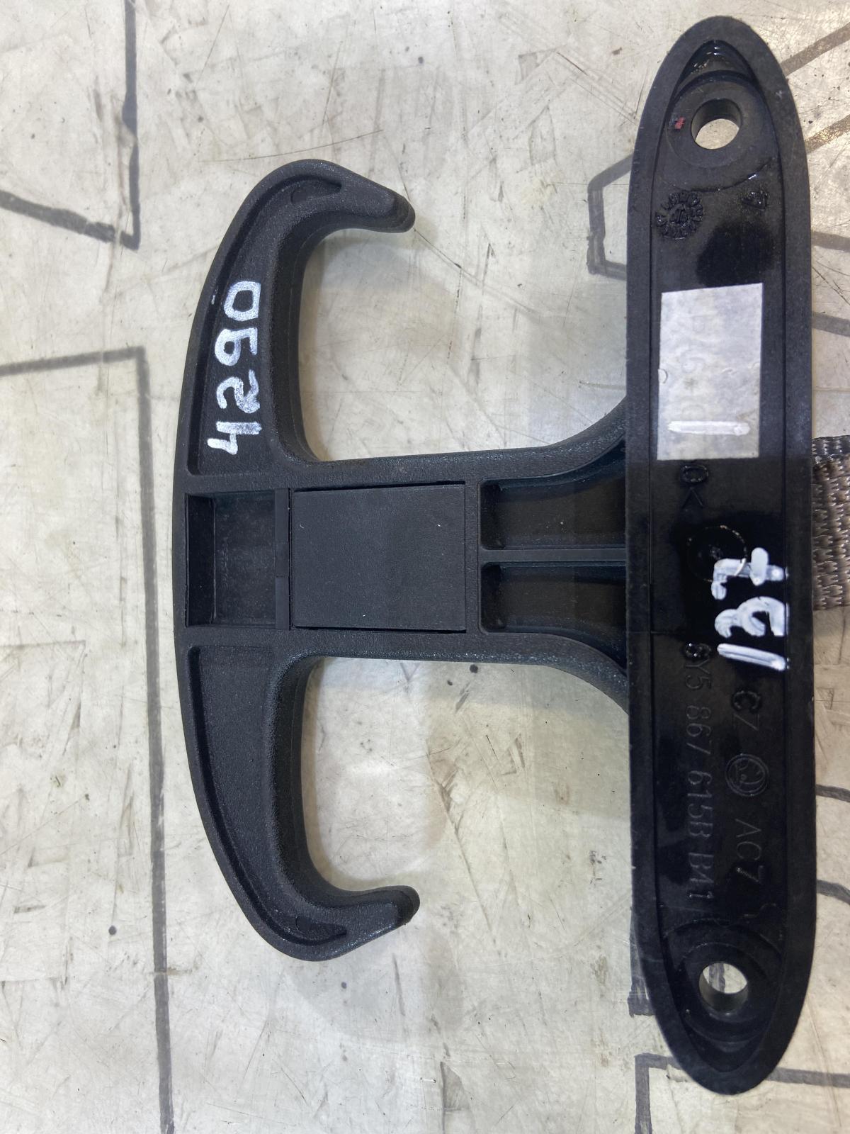 Крюки с микролифтом для сумок в багажник 6Y5867615B Skoda Octavia RS II