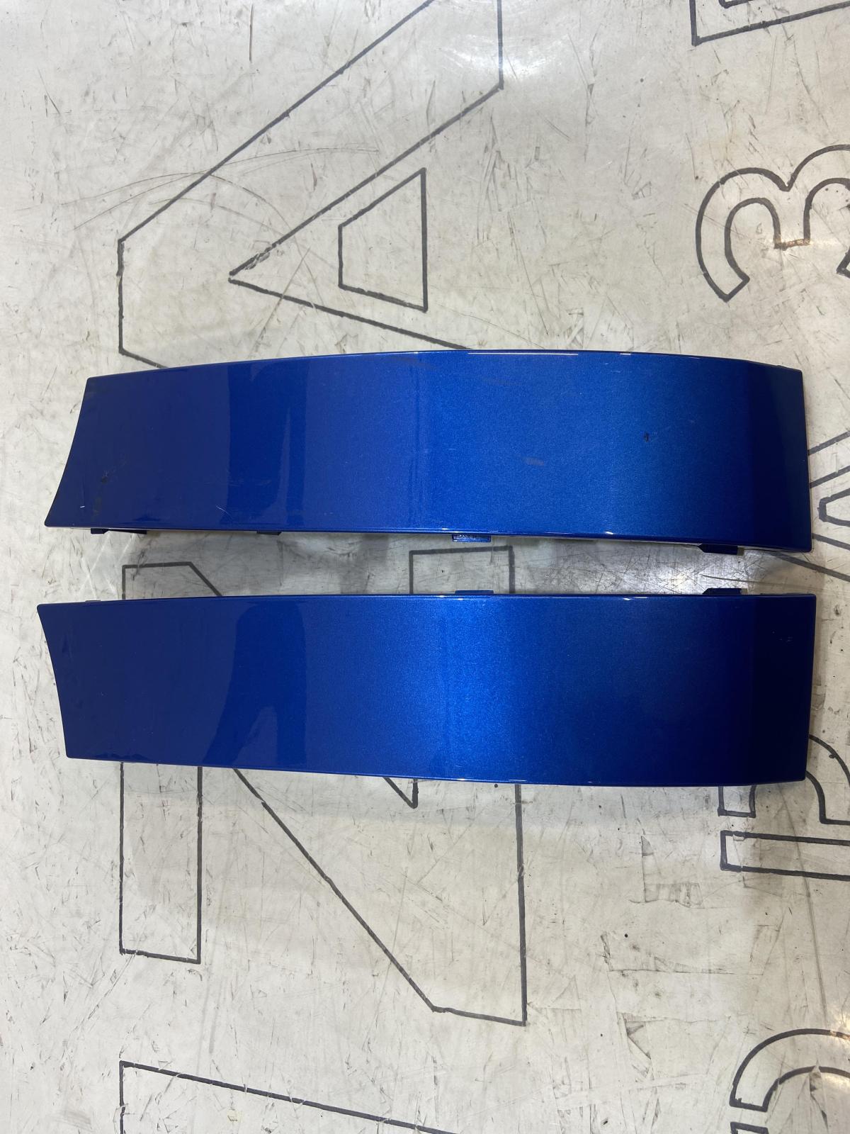 Накладка (планка) под фонарь правая, левая 1Z5813345 Skoda Octavia RS II