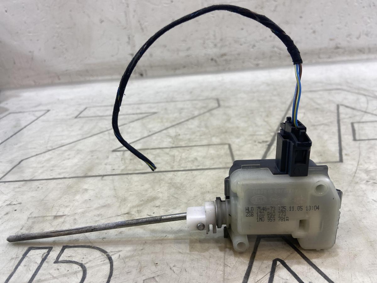 Исполнительный электродвиг. 1M0959781A Skoda Octavia RS II