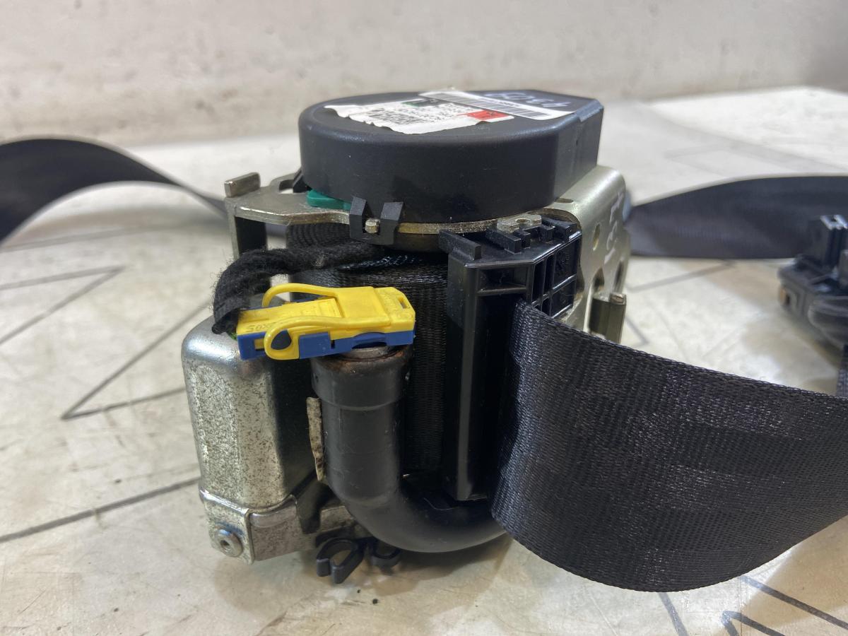 Ремень безопасности передний левый 1Z0857701A Skoda Octavia RS II