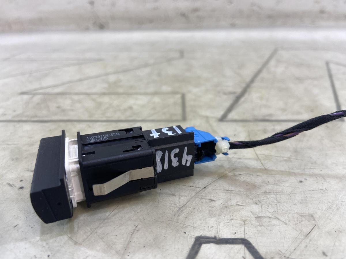 Кнопка AirBag 1Z0919235B Skoda Octavia RS II