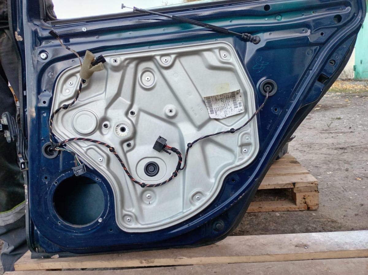 Двери 1Z0831055 Skoda Octavia Combi A5 (универсал)