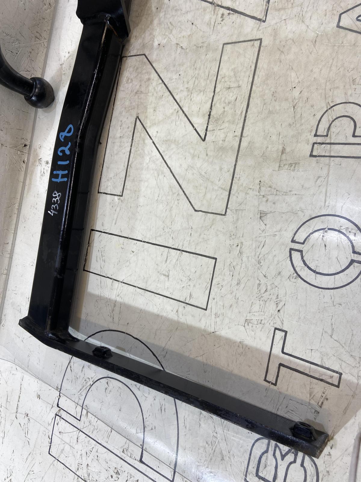 Фаркоп штатный 1Z0092155 Skoda Octavia II рест