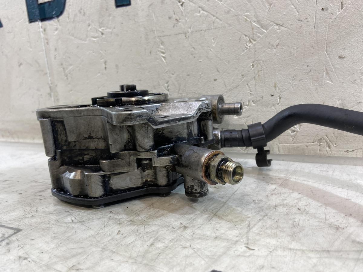 Топливный и вакуумный насос 070145209F Volkswagen Touareg I