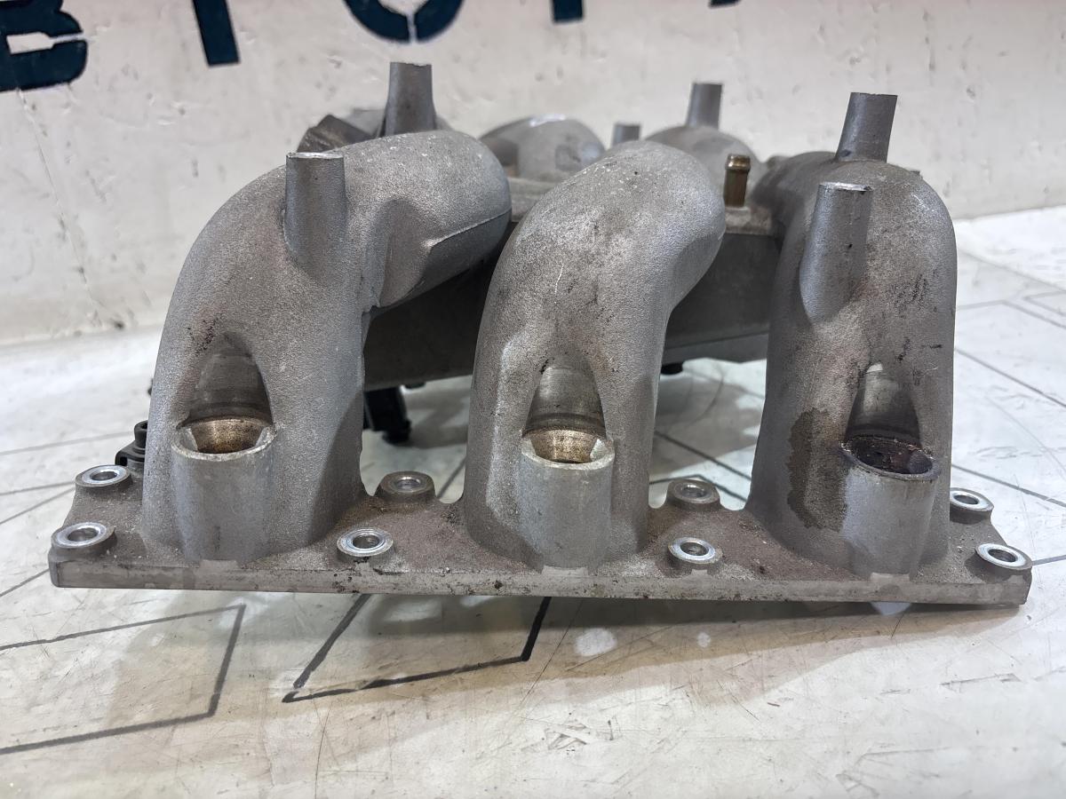 Коллектор впускной 078133201BC 