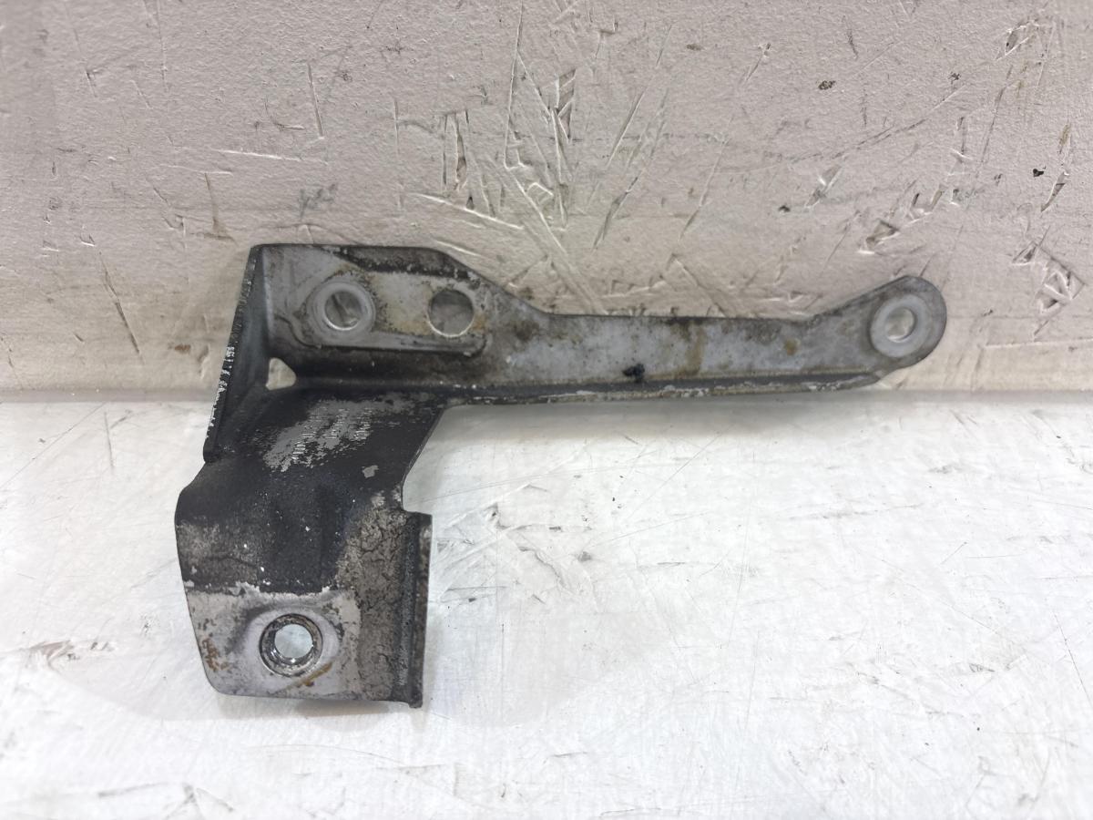 Кронштейн патрубка интеркулера 078133576A 