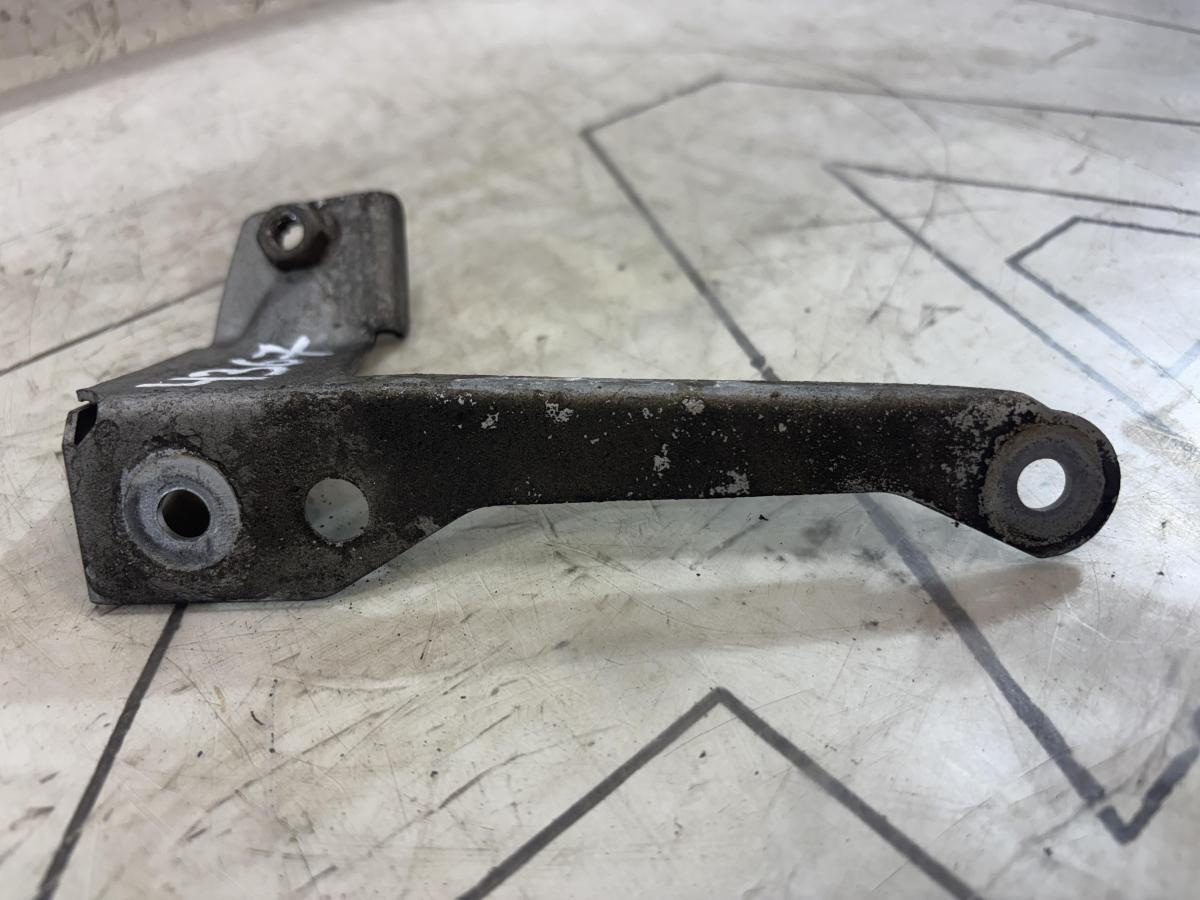 Кронштейн патрубка интеркулера 078133576A 