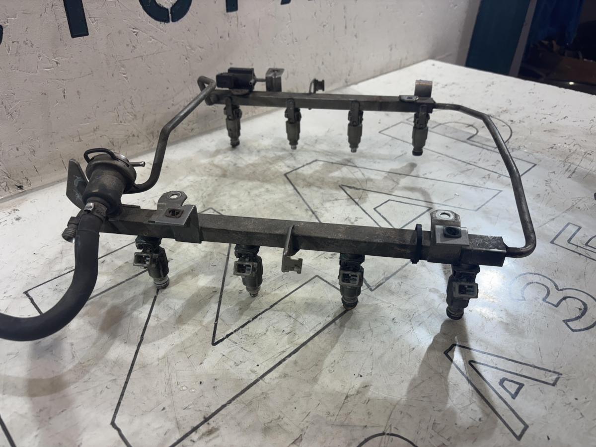 Топливная рампа 077133681L 