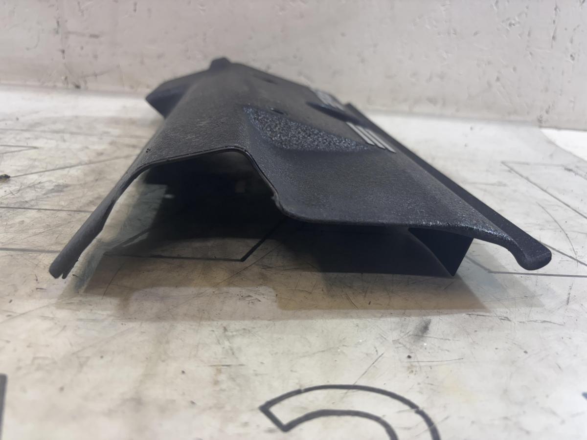 Накладка (крышка) декоративная двигателя 077103723E 