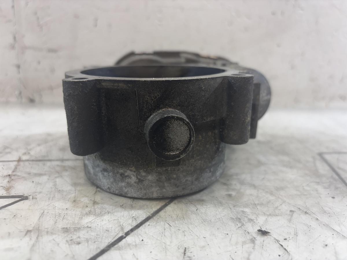 Дроссельная заслонка 077133062A 