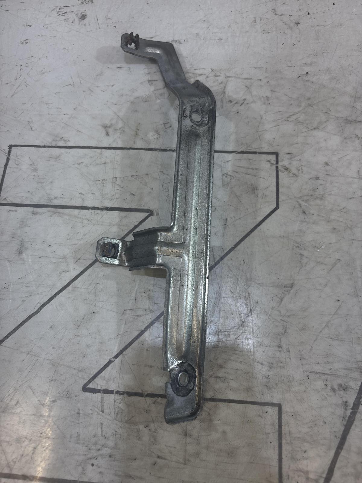 Кронштейн 077103947 