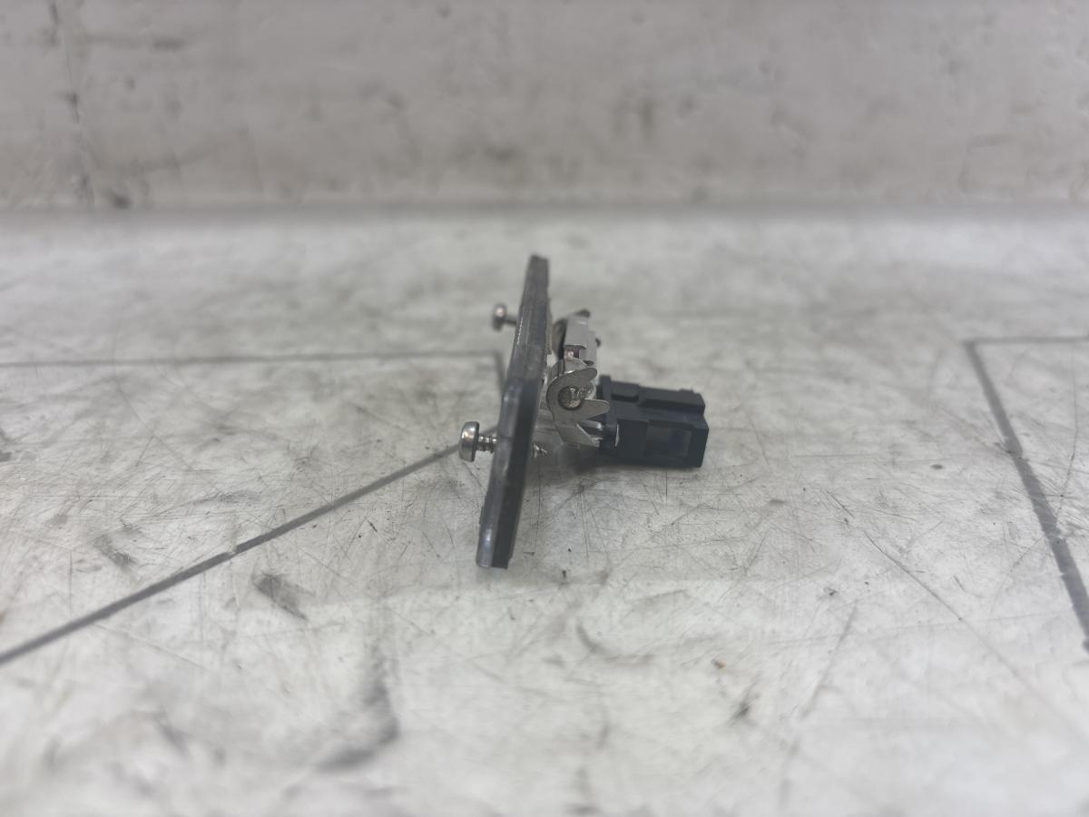 Фонарь освещения номерного знака 1Z0943021B Skoda Octavia II рест