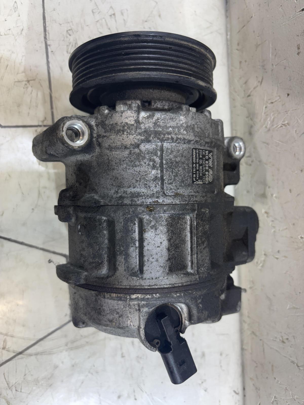 Компрессор кондиционера 1K0820859S Skoda Octavia RS II