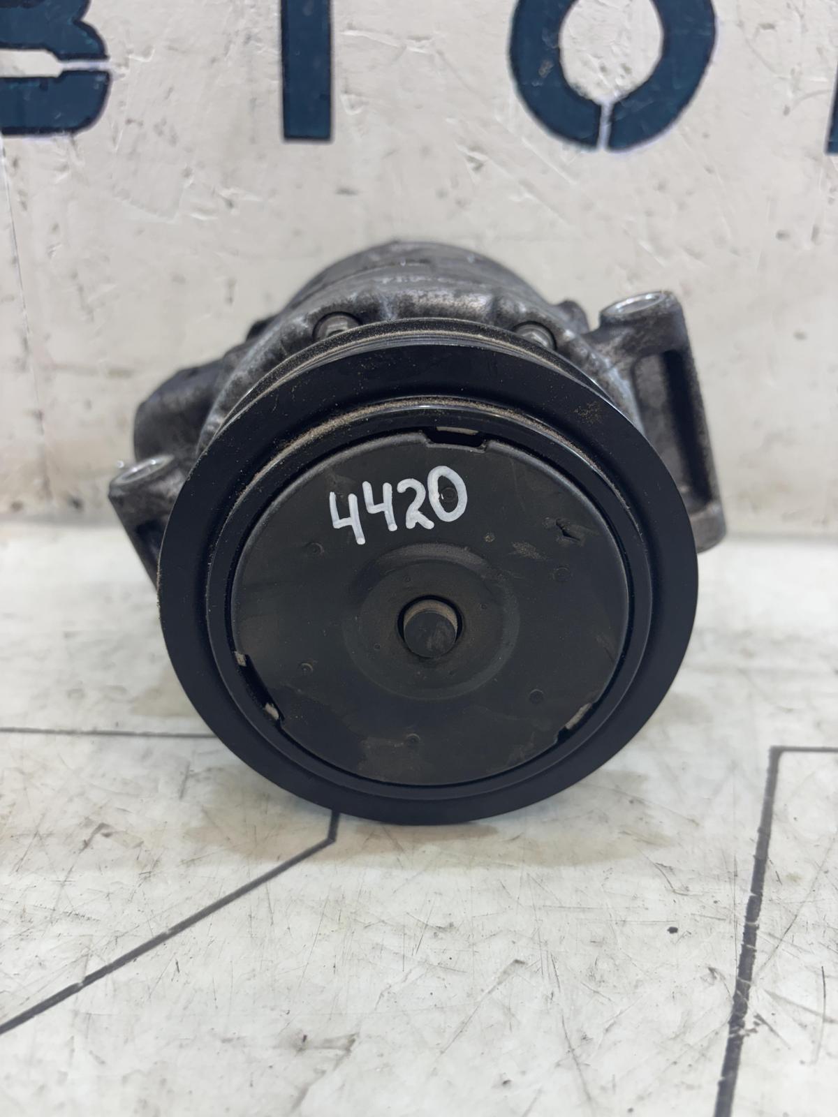 Компрессор кондиционера 1K0820859S Skoda Octavia RS II