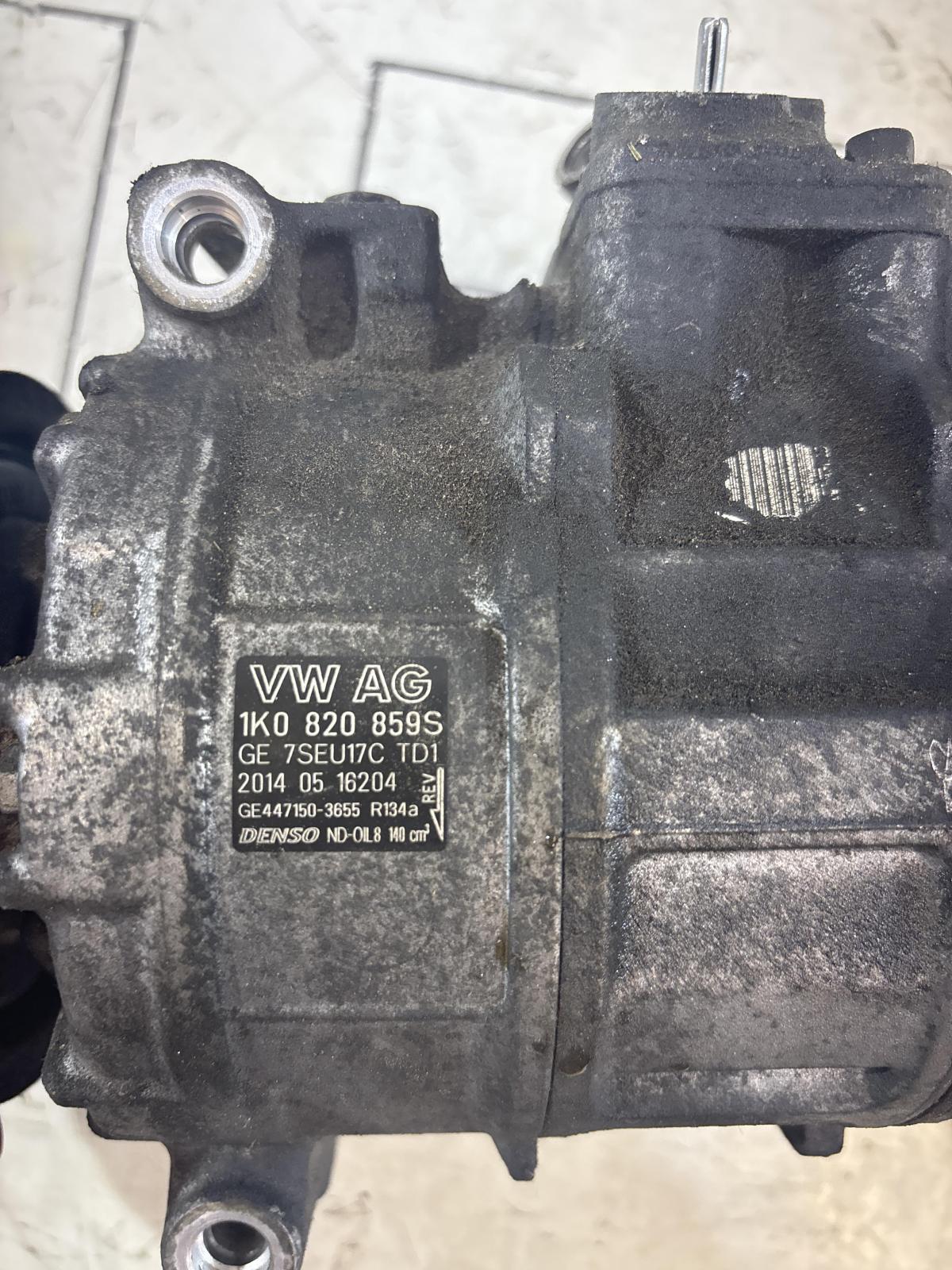 Компрессор кондиционера 1K0820859S Skoda Octavia RS II