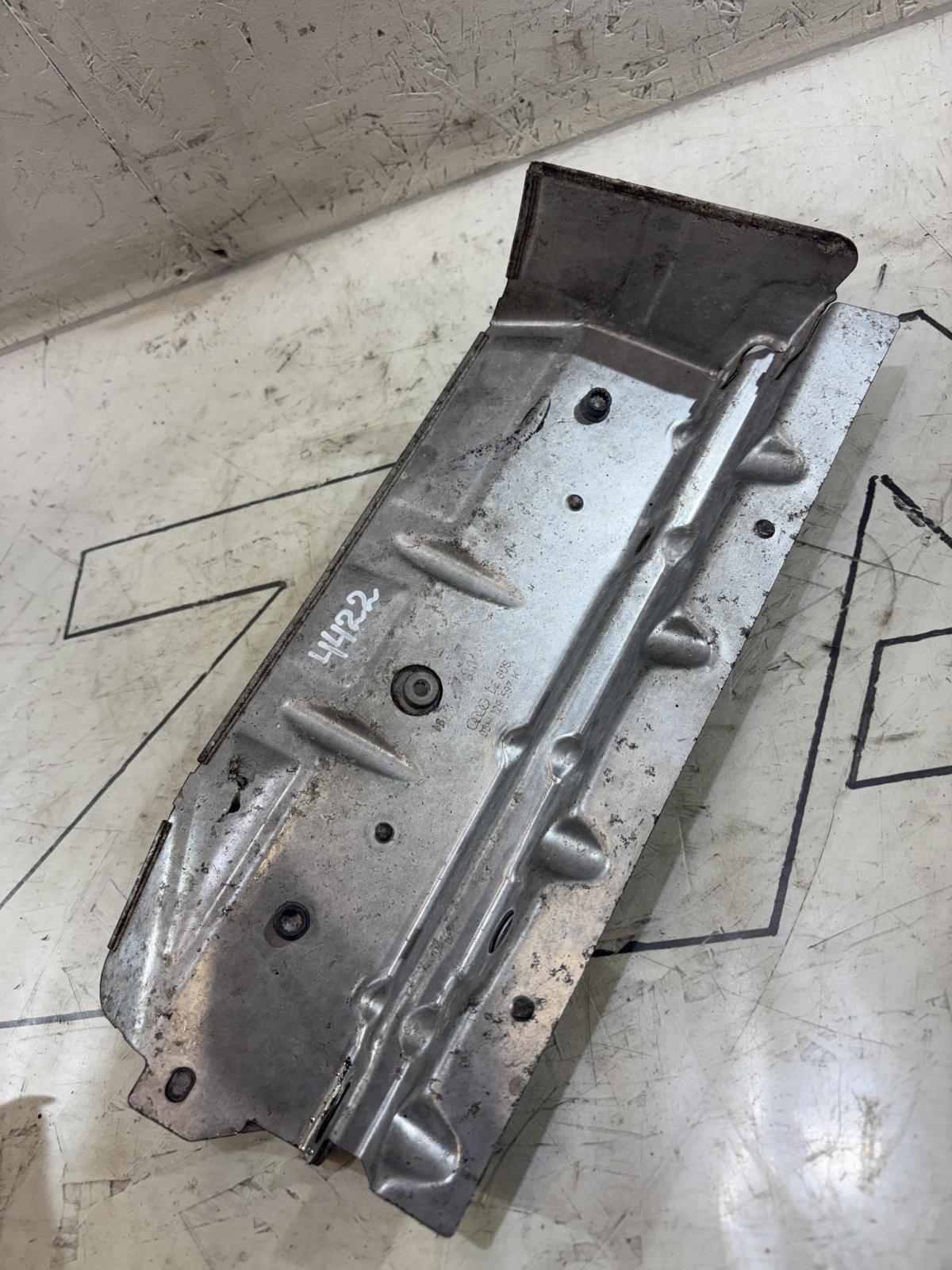 Экран тепловой 06H129597K Skoda Octavia RS II