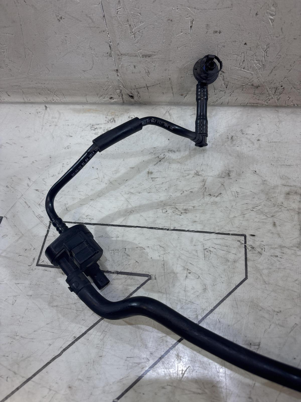 Клапан вентиляции топливного бака 06H906517AA Skoda Octavia RS II