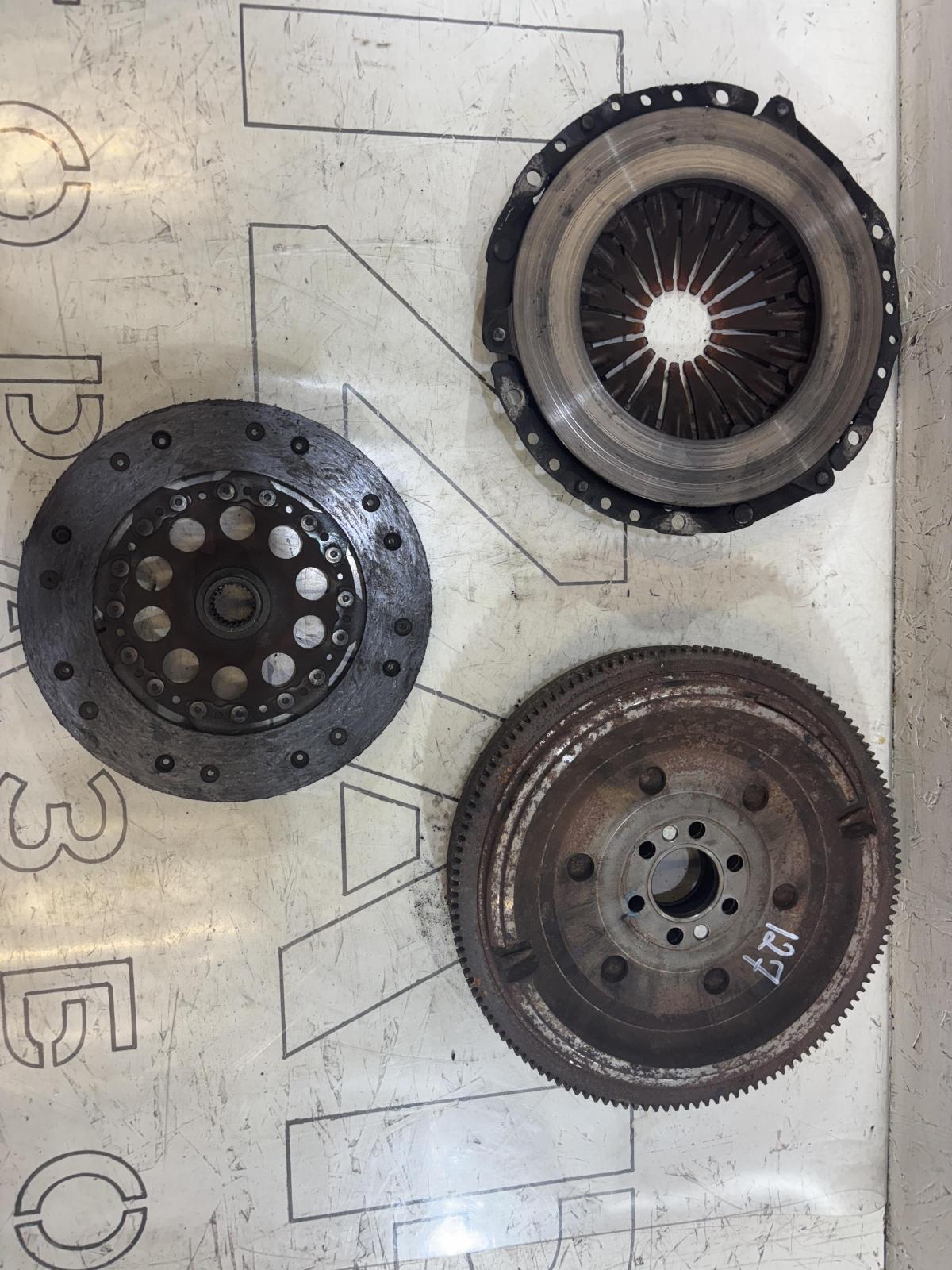 Сцепление+маховик 058105266 Skoda Octavia RS II