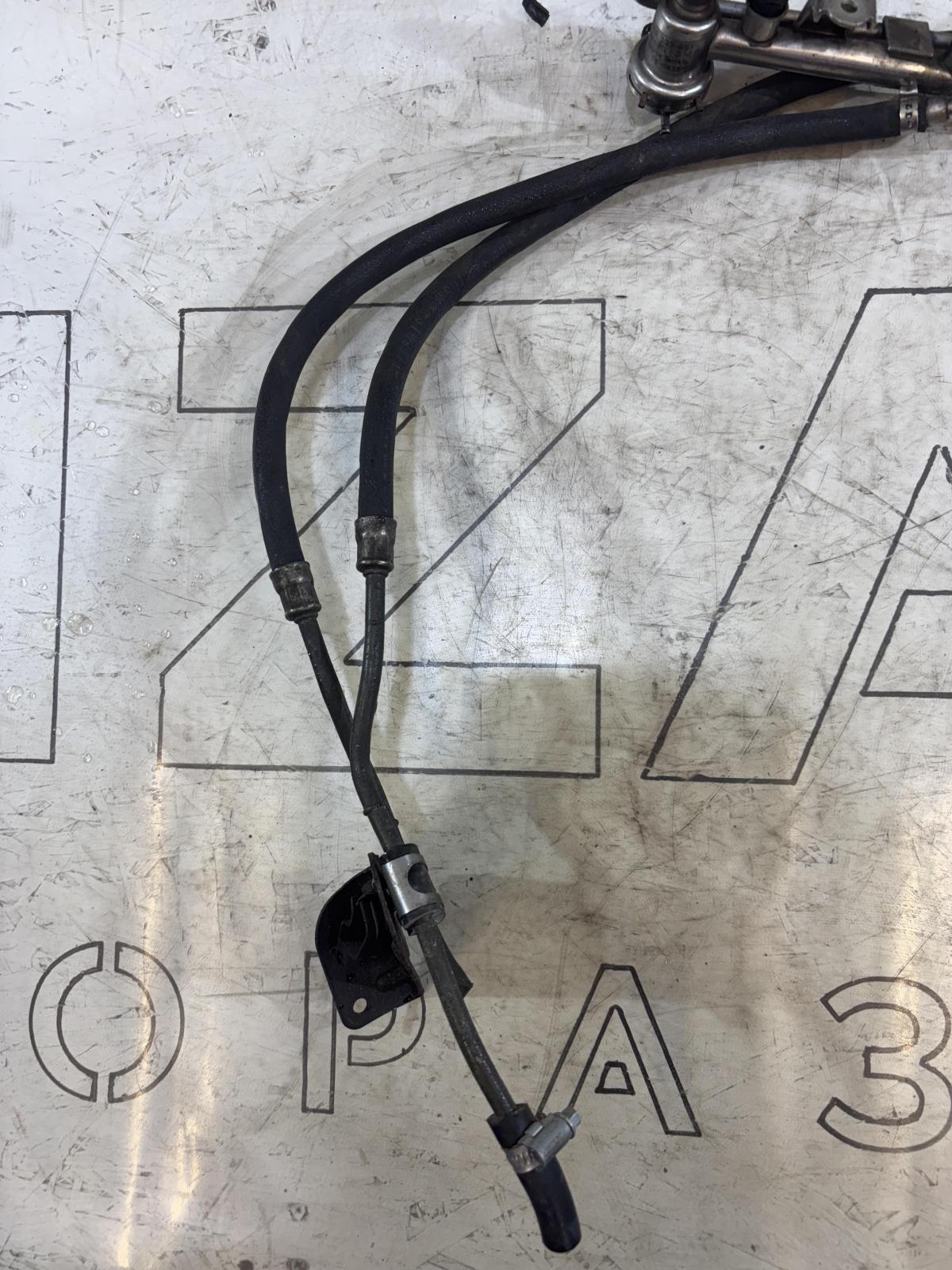 Топливная рампа 058133681 