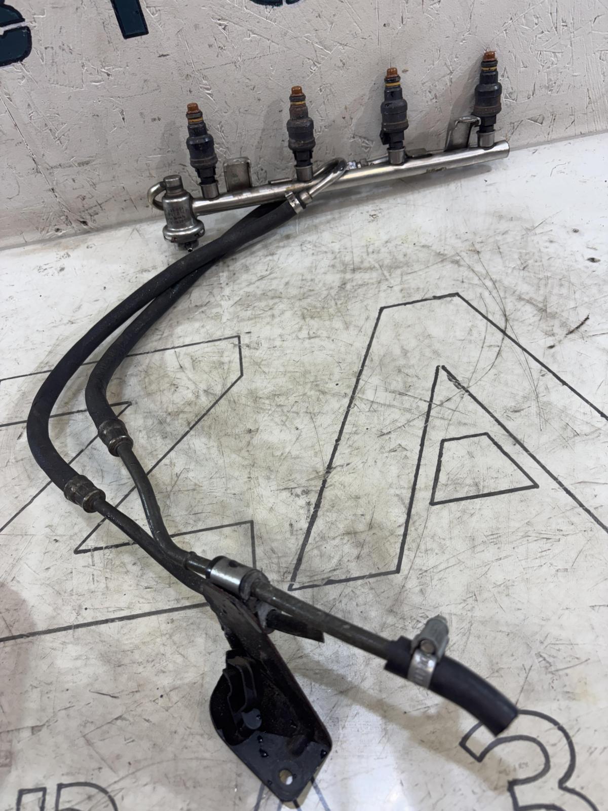 Топливная рампа 058133681 