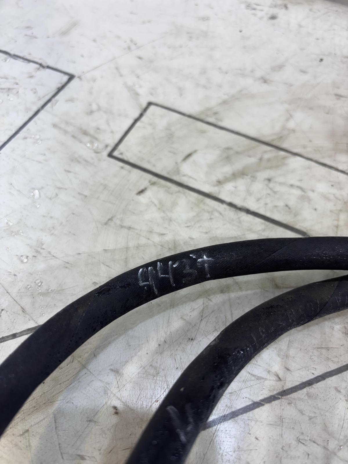 Топливная рампа 058133681 