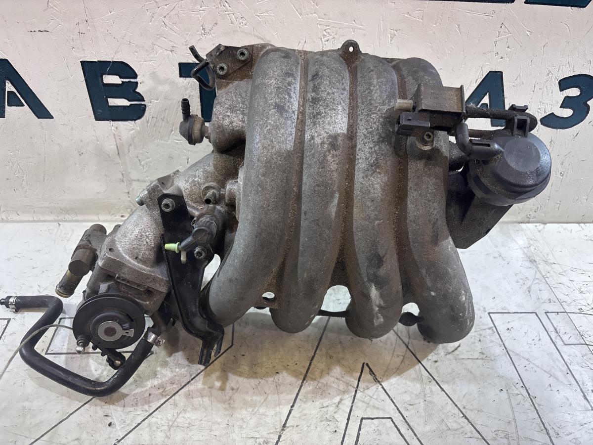 Коллектор впускной 058133213 