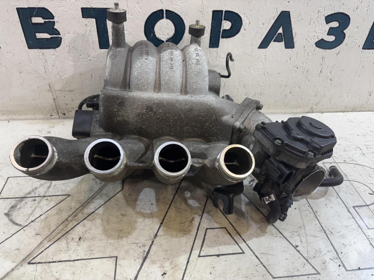 Коллектор впускной 058133213 