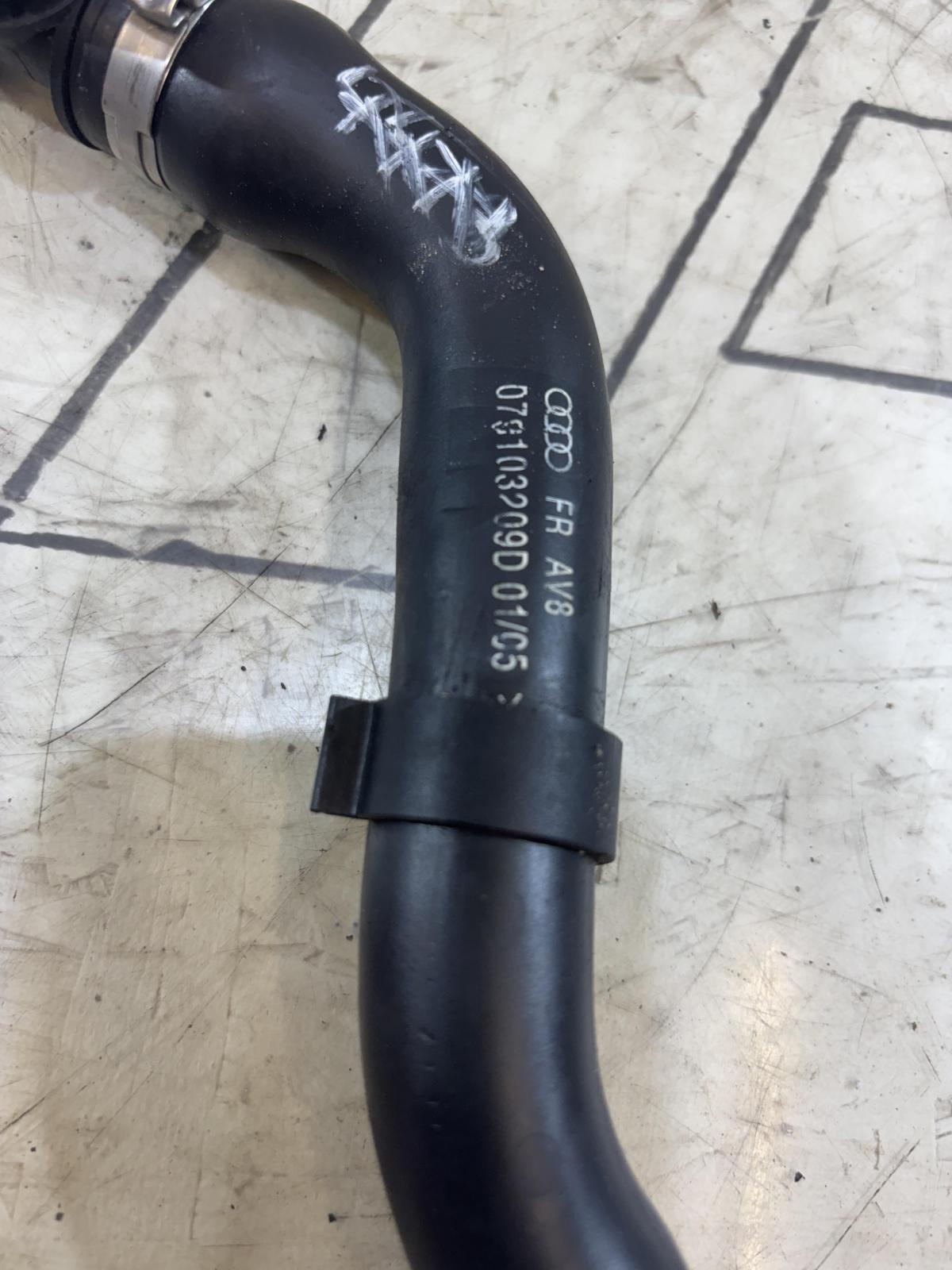 Трубка охлаждающей жидкости пластиковая 079103209D 