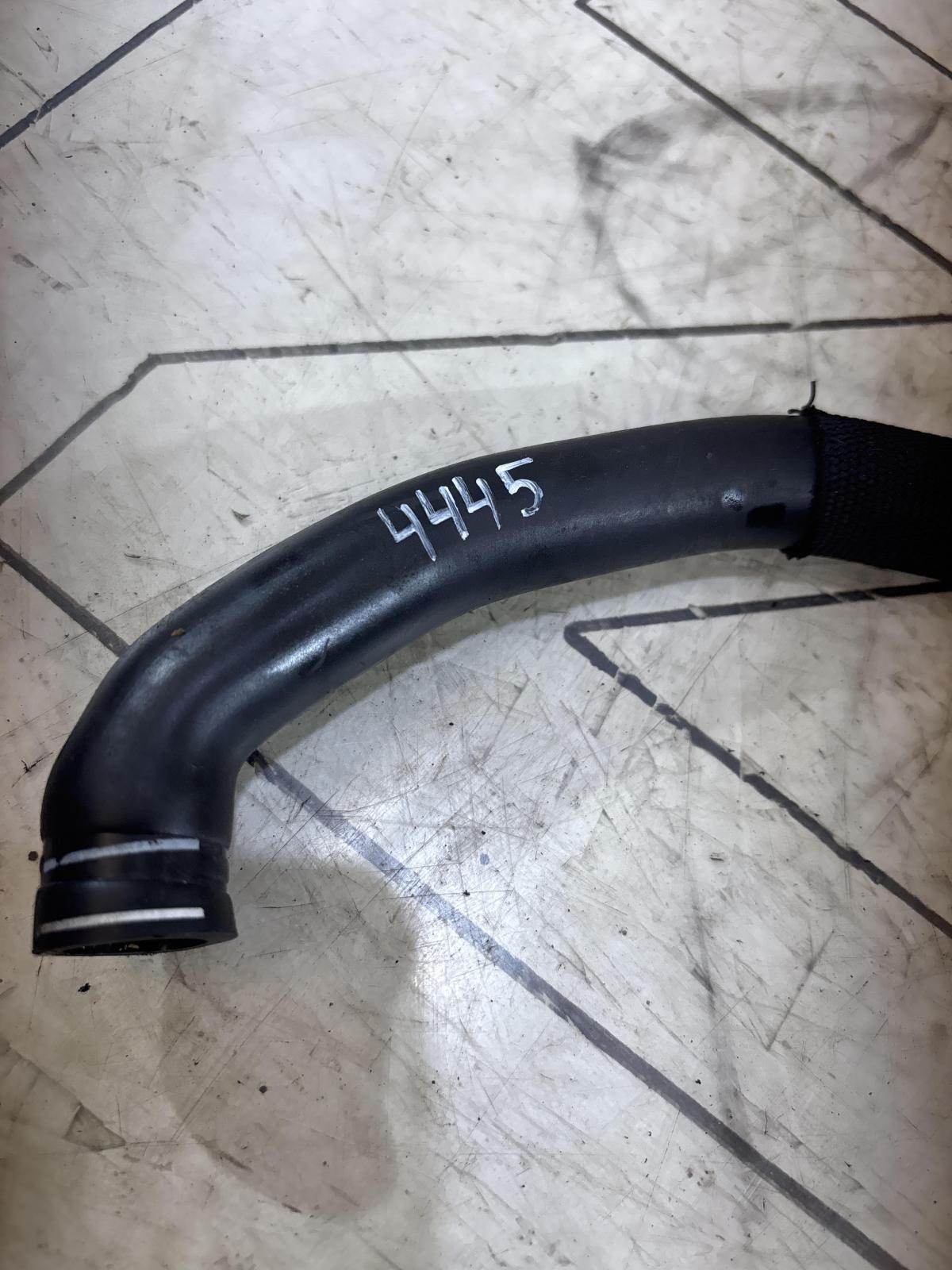 Трубка охлаждающей жидкости пластиковая 079103209D 