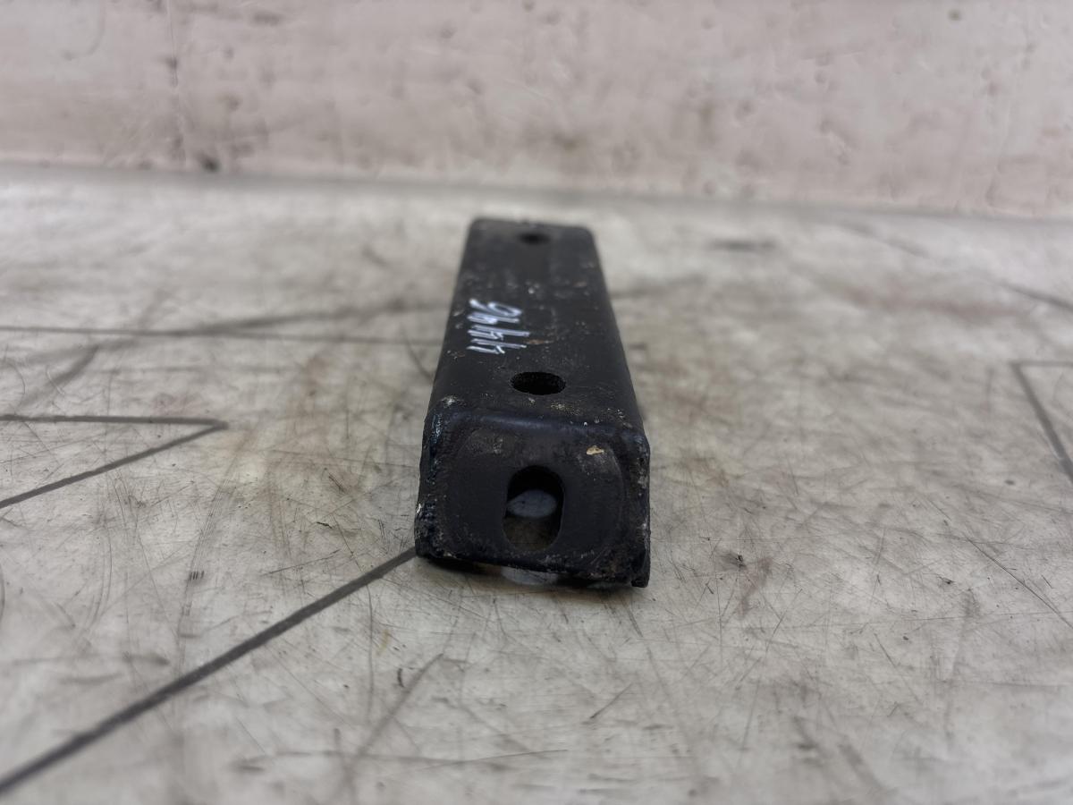 Кронштейн коллектора 058129723F 