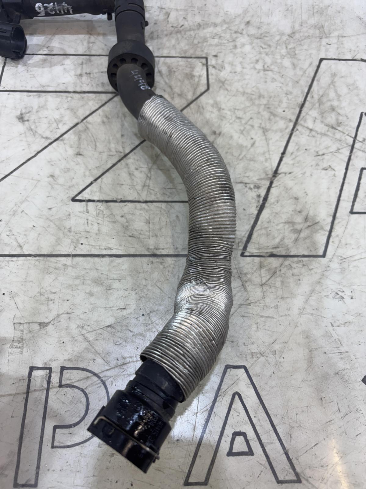 Шланг охлаждающей жидкости 5N0122073P Volkswagen Tiguan