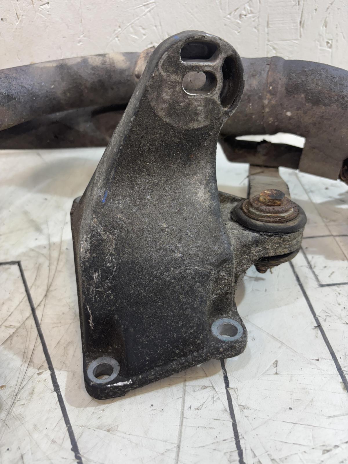 Коллектор выпускной с трубами 8G0253101Q 