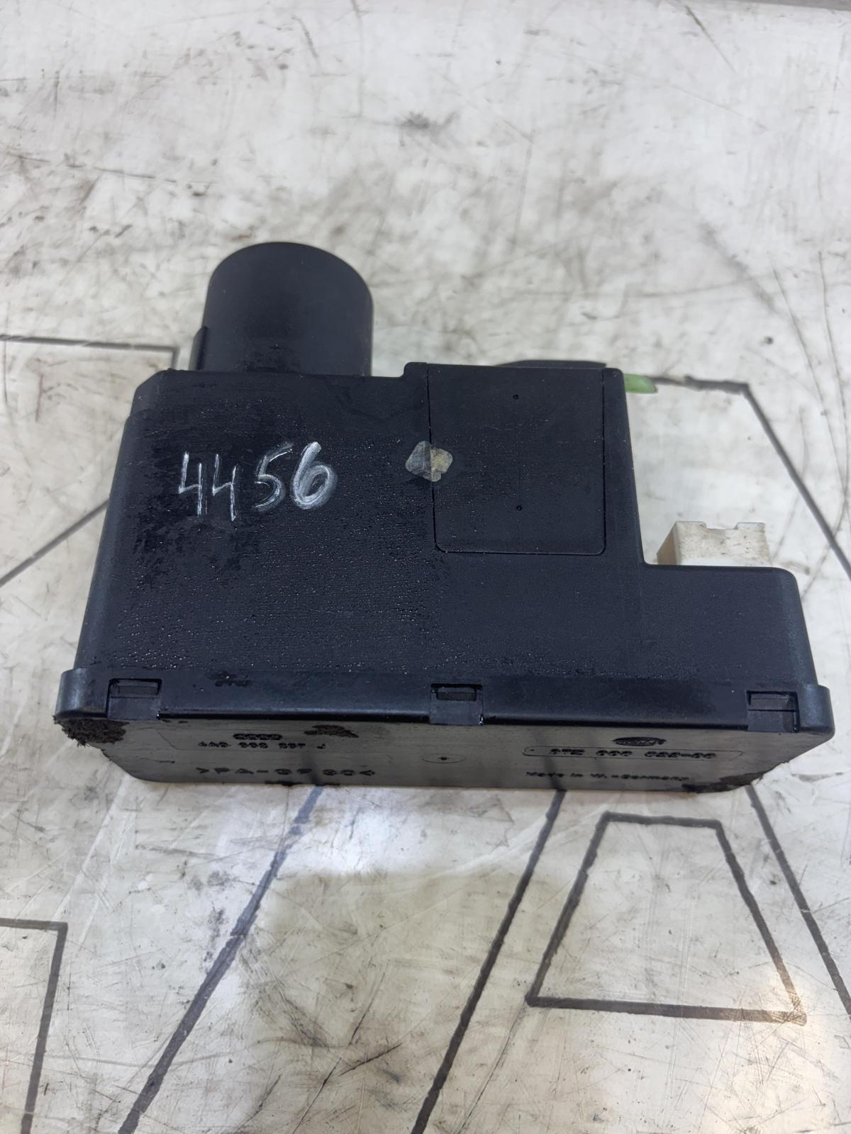 Компрессор центрального замка 4A0862257J Audi A6 C4