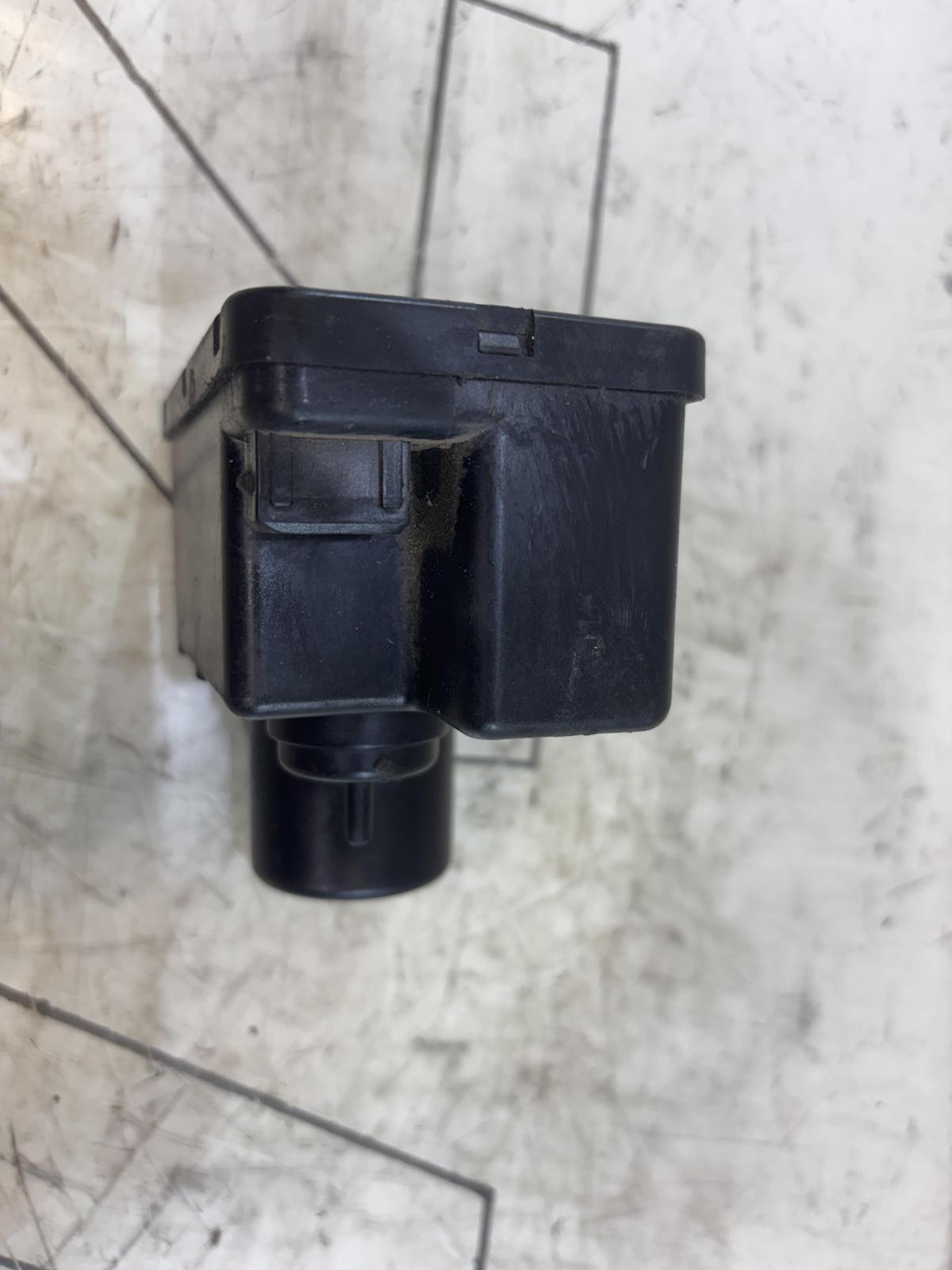 Компрессор центрального замка 443862257B Audi 80 B3