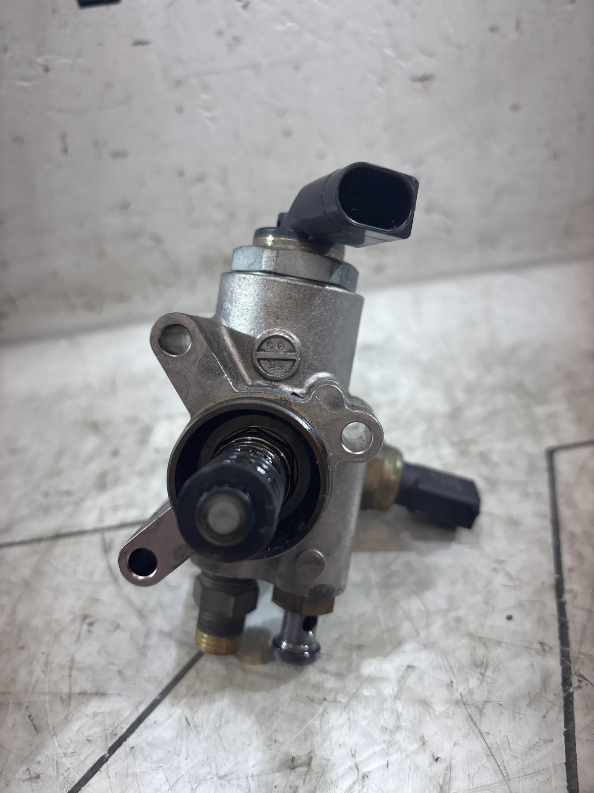 Топливный насос высокого давления 06F127025F 