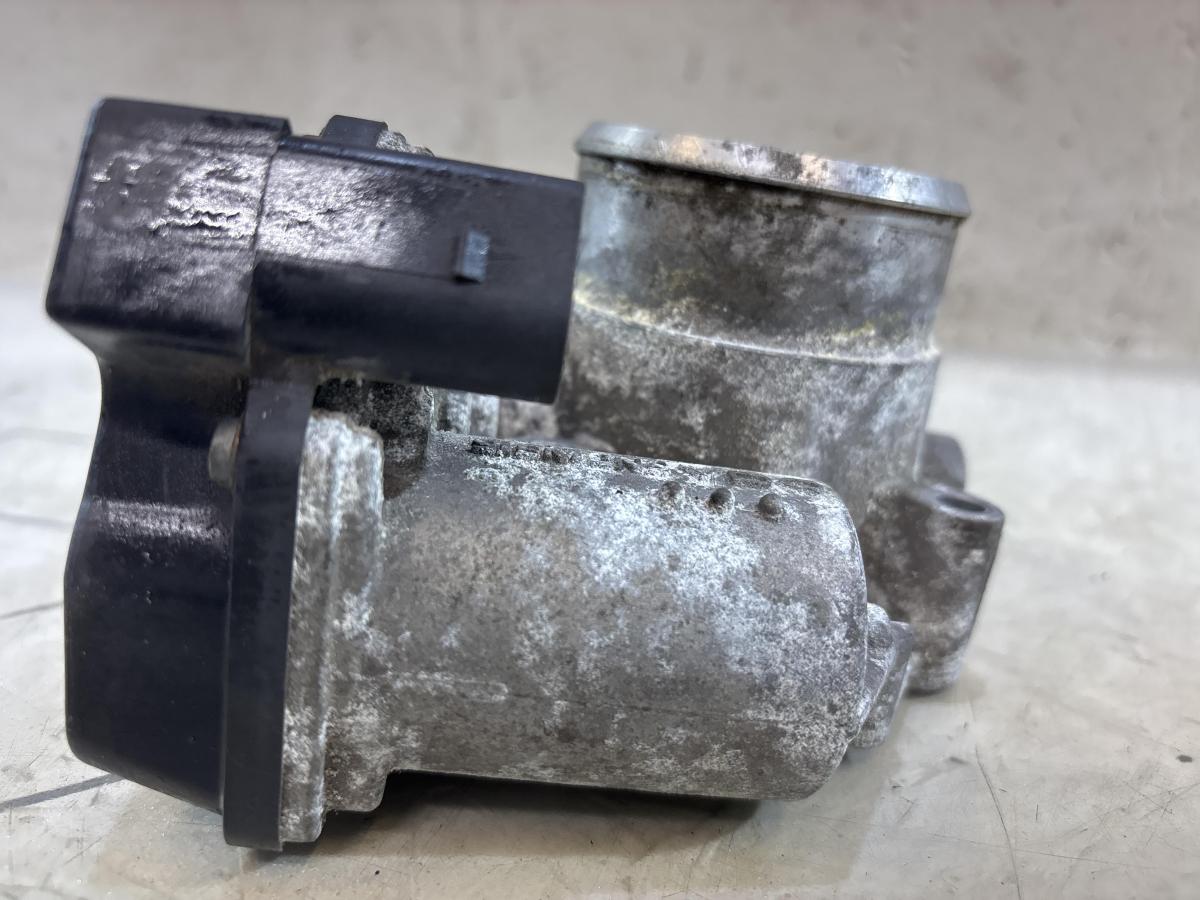 Дроссельная заслонка 06F133062E 