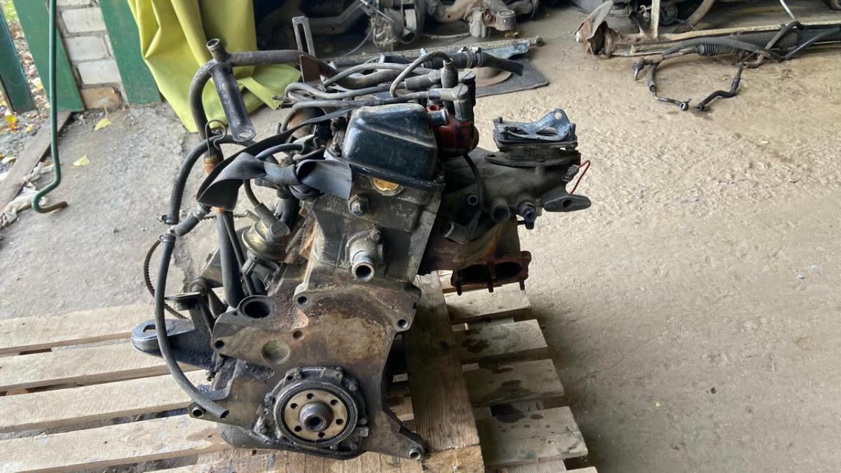 Двигатель 1.8 DS 026100104B Audi 100 C3 / 80 B3