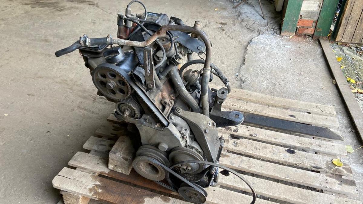 Двигатель 1.8 DS 026100104B Audi 100 C3 / 80 B3