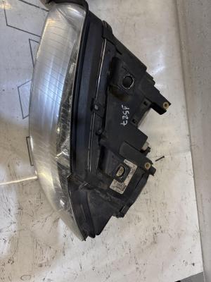 Фары Ксенон 8E0941003AR Audi A4 B6