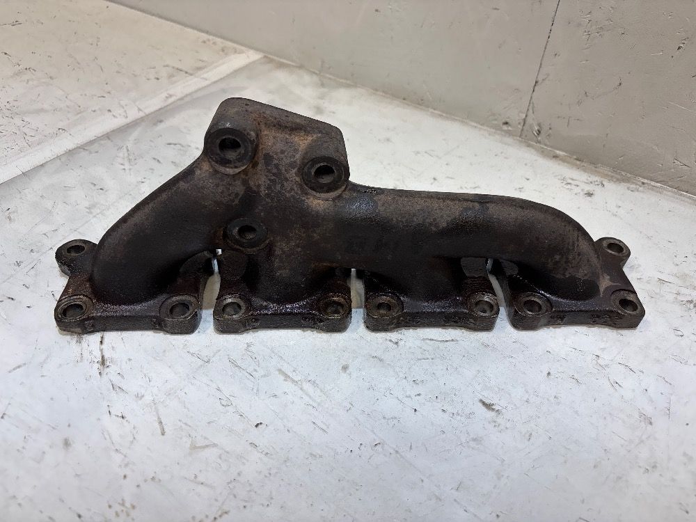 Коллектор выпускной 058253033E 