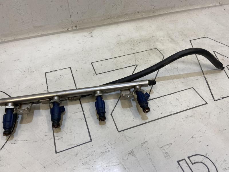 Топливная рампа 06B133317AF 