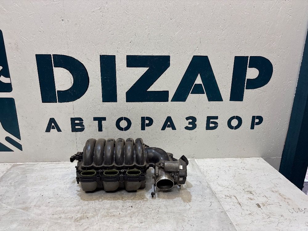 Коллектор впускной 06E133210G 