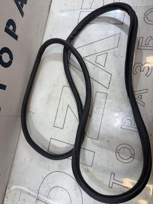 Уплотнитель двери передней левой 4F0831721A Audi A6 C6 / S6 C6 / RS6 C6