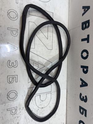 Уплотнитель багажника 4L0827705D Audi Q7