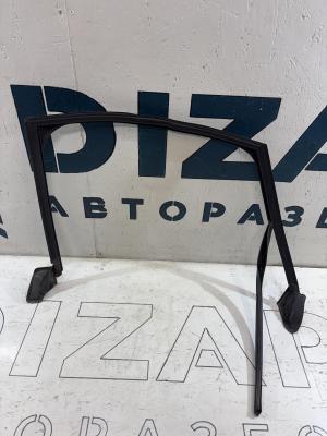 Направляющая стекла задняя левая 8E9839439AL Audi A4 B6 avant